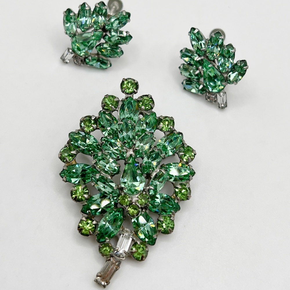 Vintage Uranium Glass Brooch Set